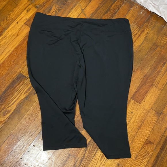 Reebok Black Stretch Capri Leggings - Picture 5 of 5